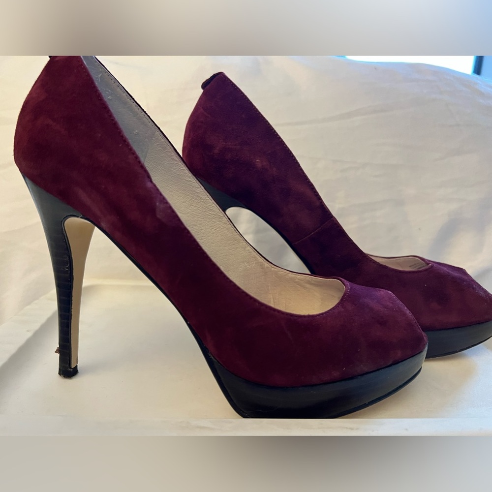 Stunning Michael Kors burgundy suede platform heels